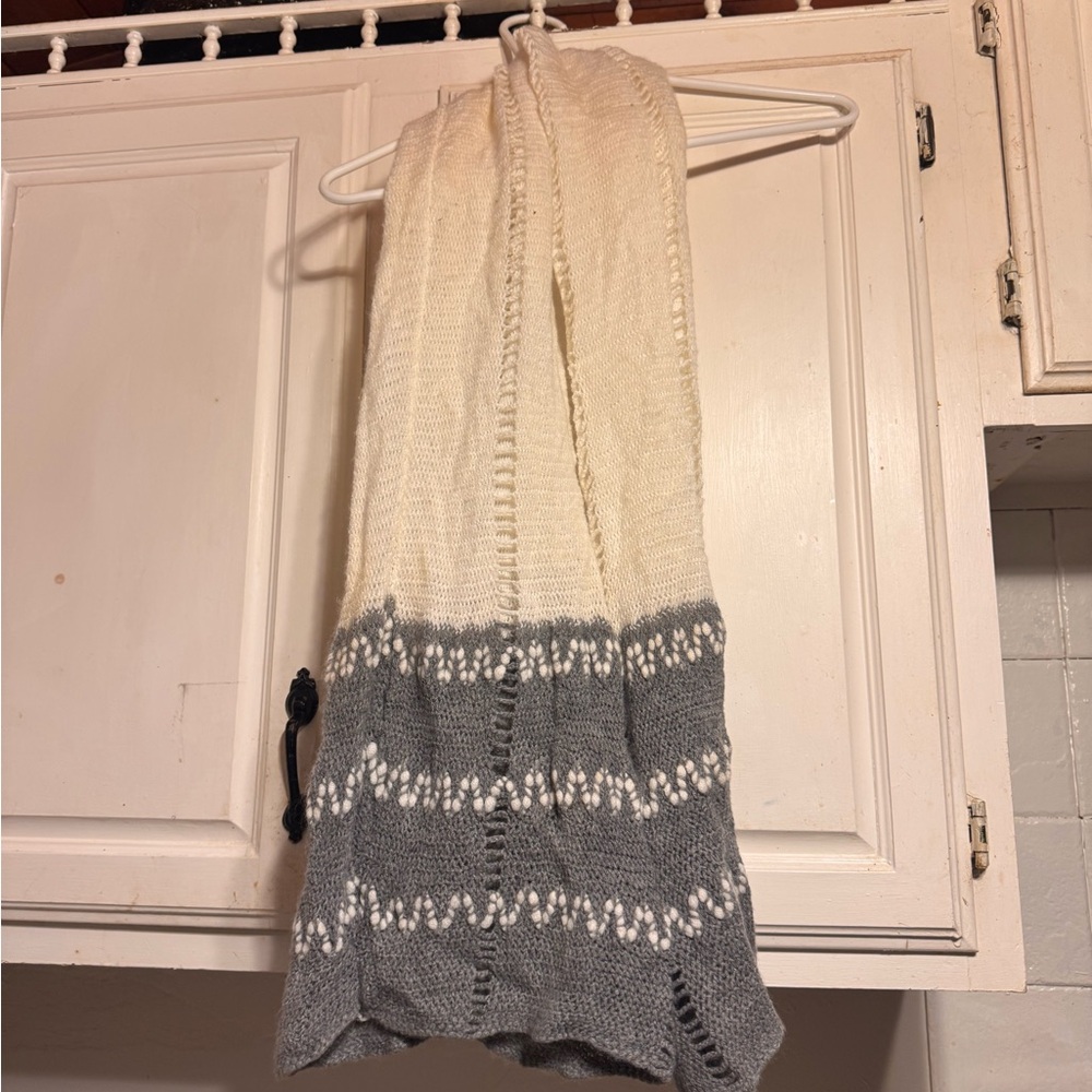 Chic Nation Cream and Gray Poncho
